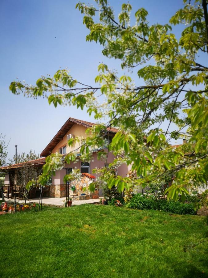 Guest House Ezerets Exterior foto