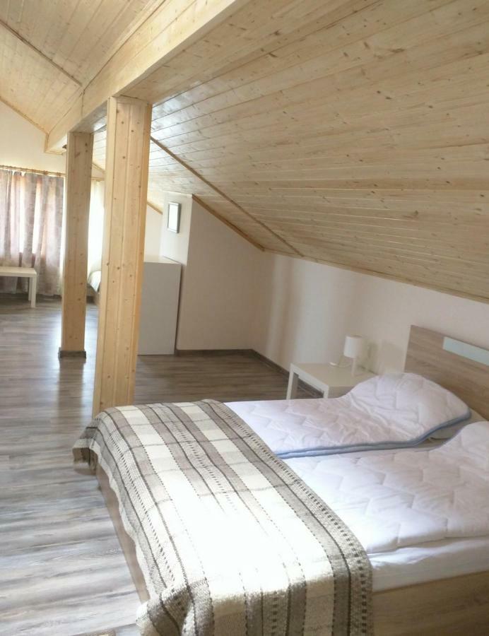 Guest House Ezerets Exterior foto